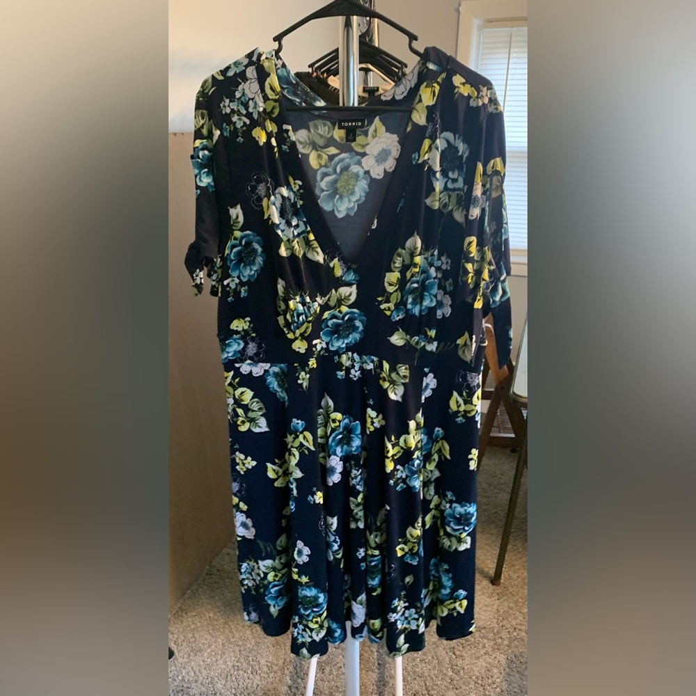 Torrid navy floral vneck skater dress